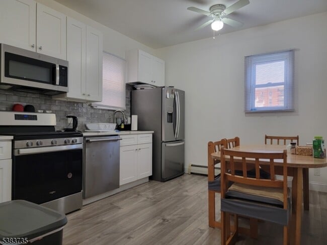 Building Photo - 26 E Price St Rental
