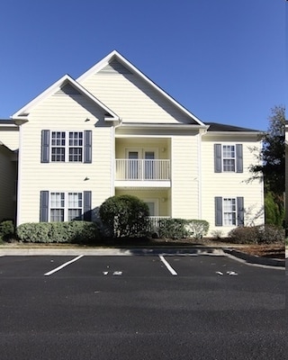 Hunter's Crossing Condominiums - Hunter's Crossing Condominiums