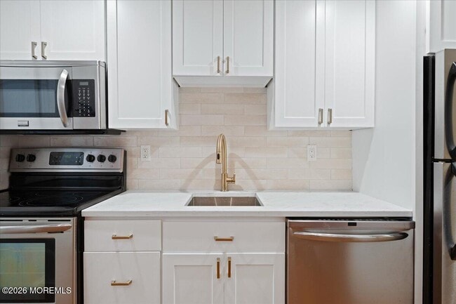 Photo - 17-19 Leroy Pl Unit 3B