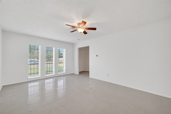 Photo - 15022 Chipman Ln.