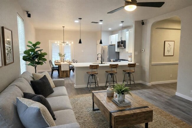 Photo - 12127 Medina Ml