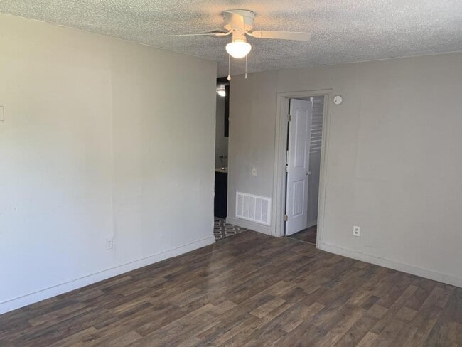 Photo - 1610 SE 62nd St