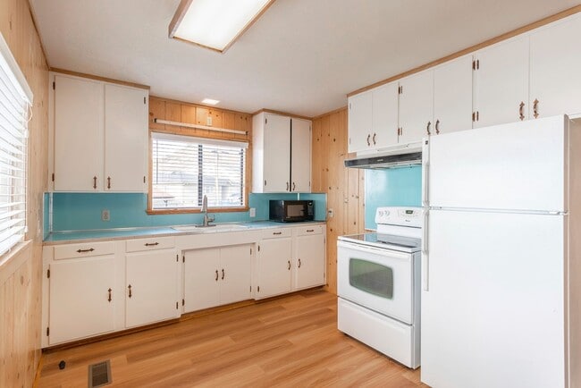 Photo - Cayucos living (2 Bedroom + bonus room)