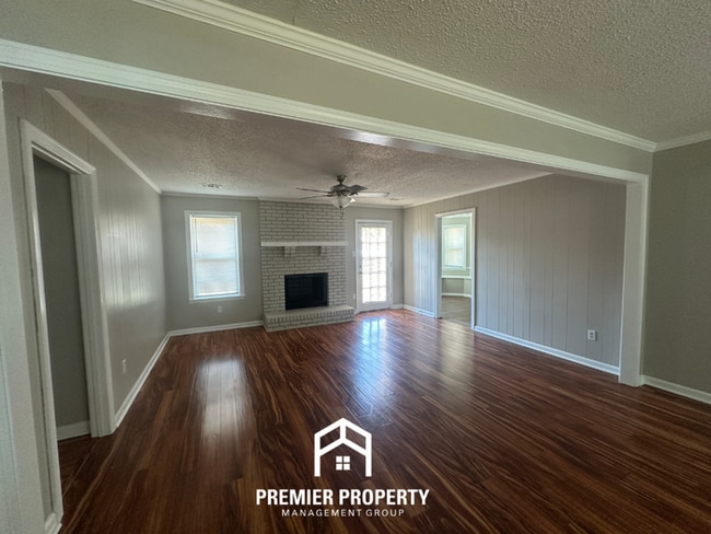 Photo - Spacious 3BR/2BA Bartlett Home | Hardwood Floors & Bay Window Breakfast Nook