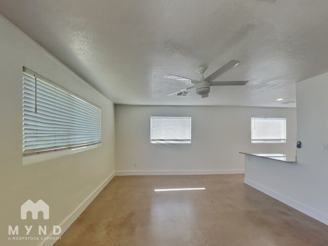 Photo - 4824 E Willetta St Unit 1