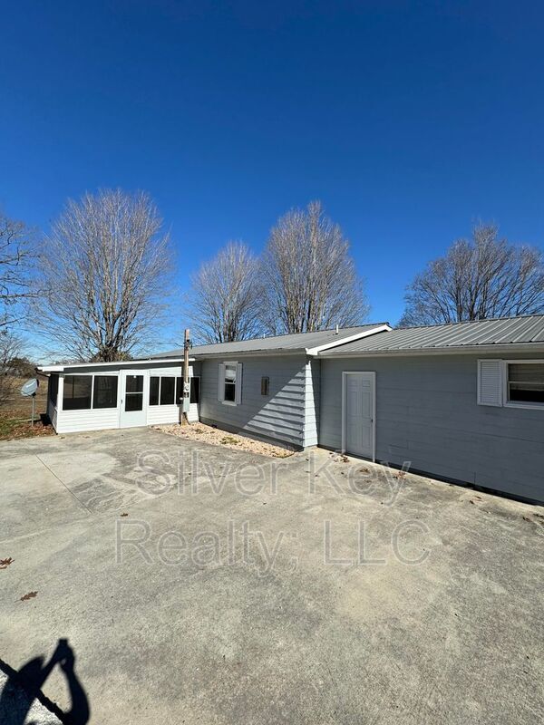 Photo - 2955 Oakland Rd