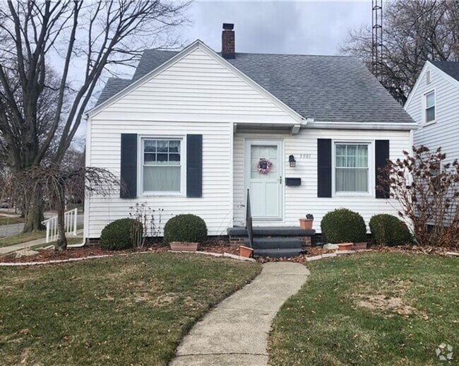Building Photo - West Toledo 3 Bedroom Rental