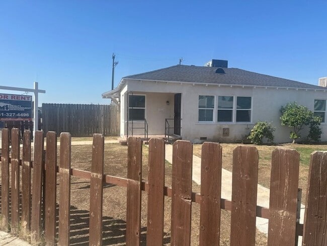 Photo - 501 Linda Vista Dr