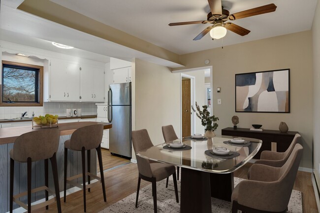 Photo - 526 8th Ave S