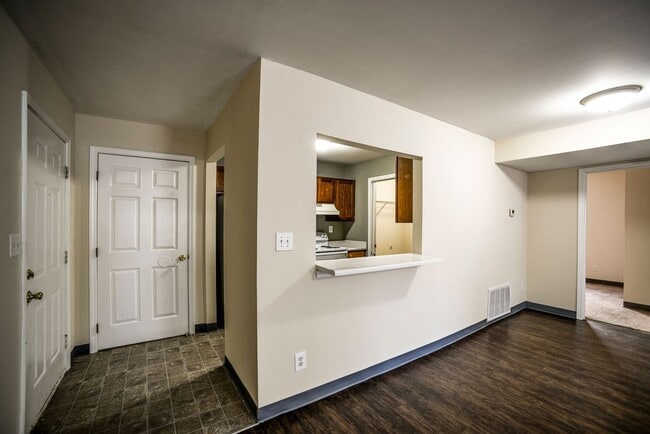 Photo - 2 bed/ 1 bath LaGrange, KY Unit 152-1