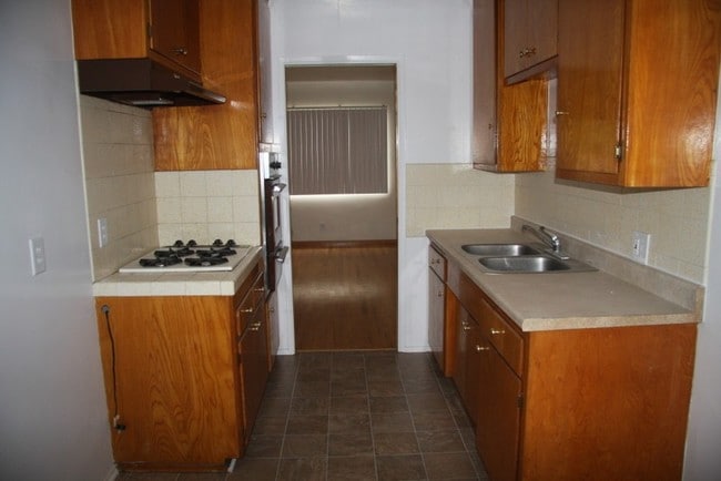 Photo - 908 E Chevy Chase Dr Unidad K