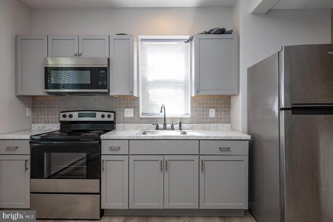 Photo - 419 Woodward St