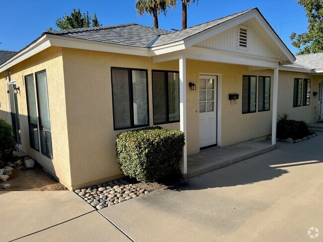 Building Photo - r328 Unit 328 S. Eureka St. #B Rental