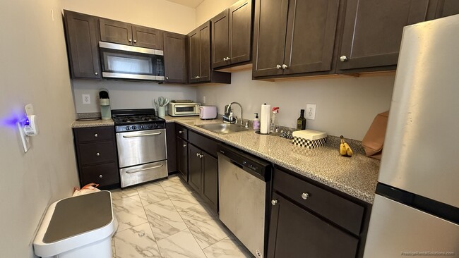 Photo - 220 - 236 Kelton St