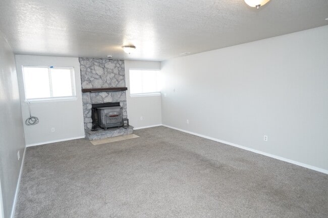 Photo - 698 Berwick Dr