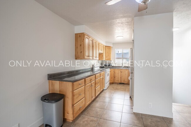 Photo - 338 Cedarwood Dr