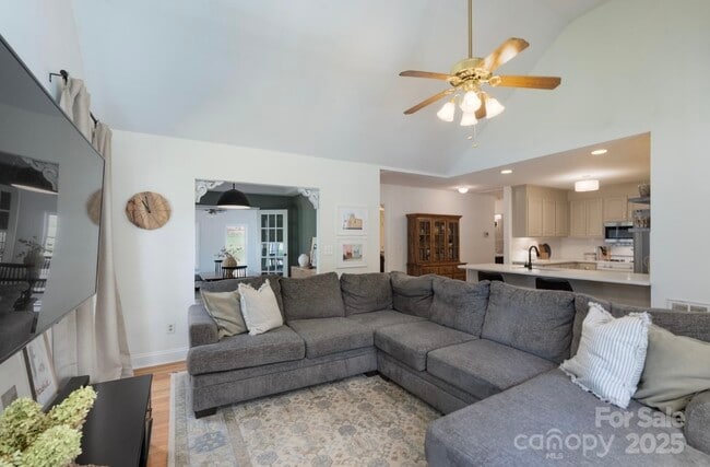 Photo - 106 Lincoln St
