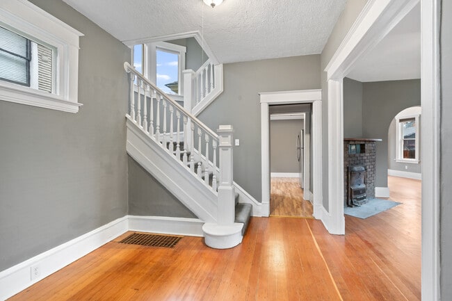 Photo - 1728 W 11th Ave