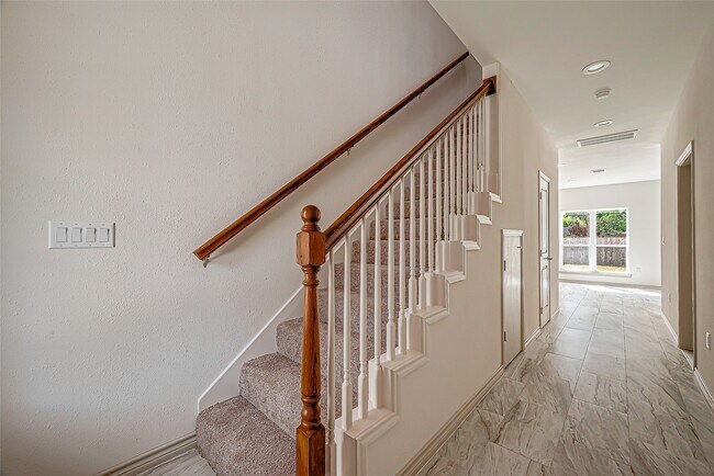 Photo - 5530 Hirondel St Unidad A