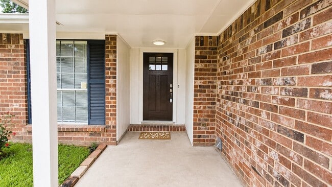 Building Photo - 22131 Pearl Lake Dr