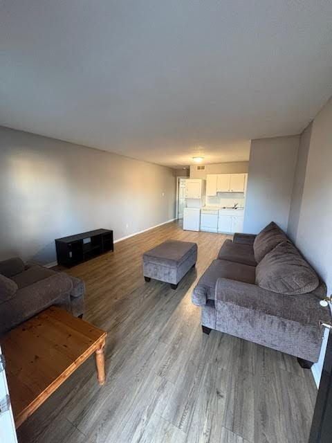 Photo - 301 E 12th St Unidad 17