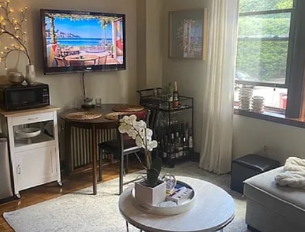 *Pictures are representative samples of the advertised unit. In some cases, the actual units you tou - 112 Queensberry St Unit 44