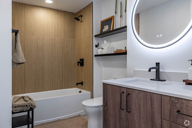 A1 1BR, 1BA - 670SF - Bathroom