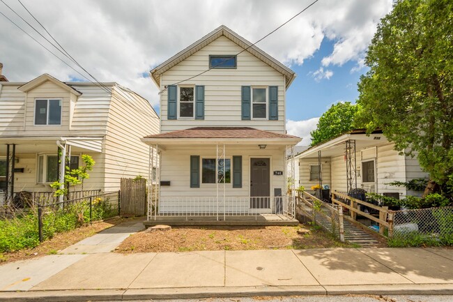 Photo - Stunning 2 Bedroom home in McKees Rocks available July 1!