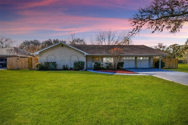 Photo - 1504 Holly Cir House