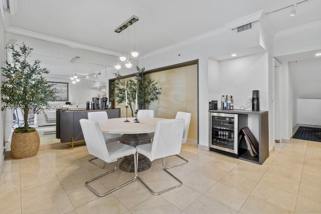 Photo - 520 Brickell Key Dr