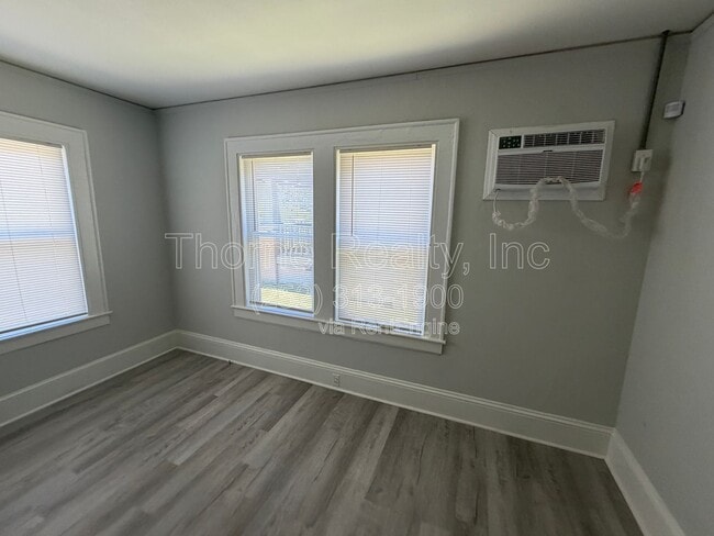 Photo - 821 Marigold St