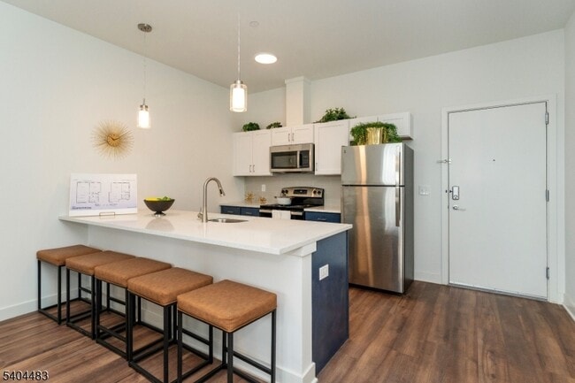 Photo - 18 W Main St Unit 401