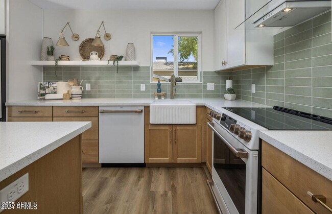 626 E Palomino Dr