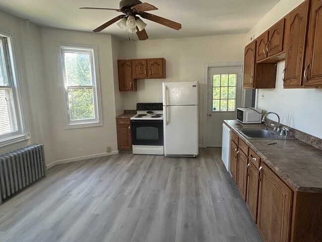 Photo - 339 N 2nd St