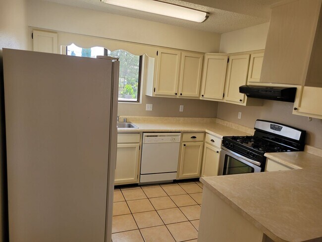 Photo - 3 Bedroom, 2bath, pet friendly