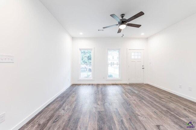 Photo - 100 Leisure Pointe Rd