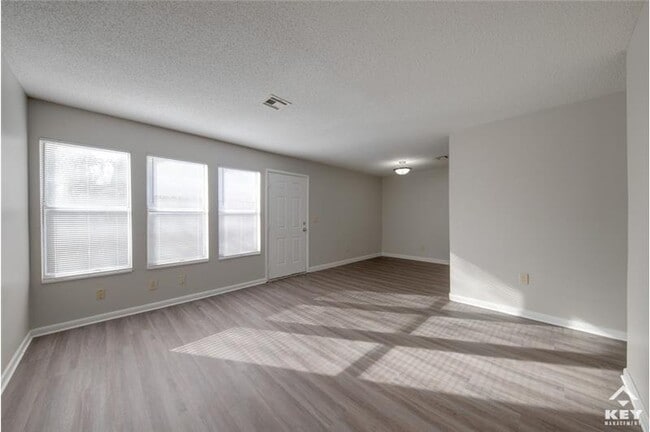 Photo - 1324 N Minneapolis St