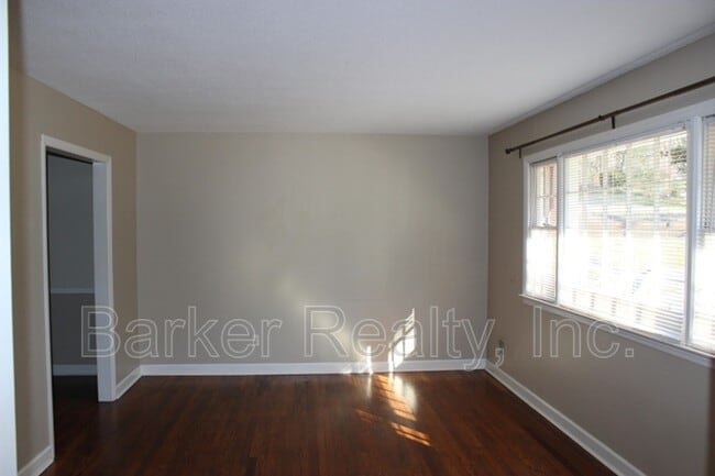 Photo - 4805 Oak Park Rd