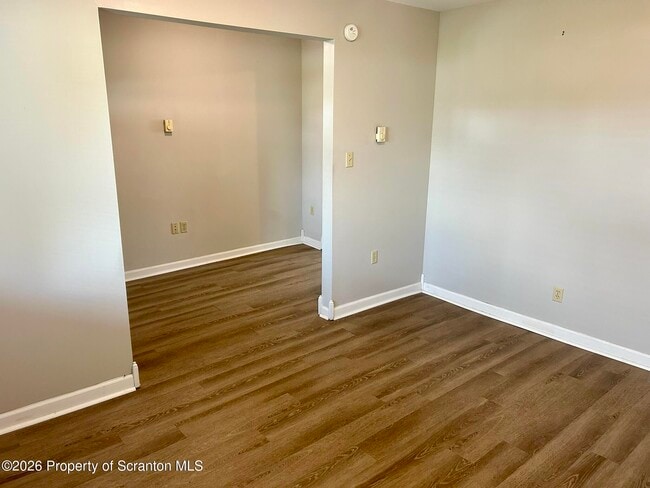 Photo - 144 E Grace St