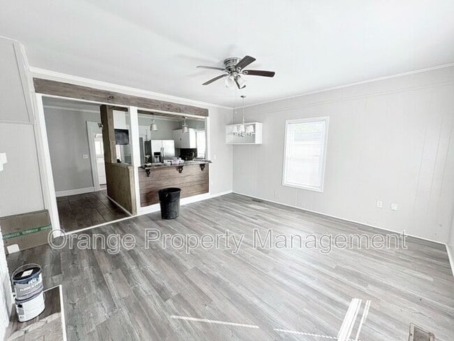 Photo - 533 Broadway St