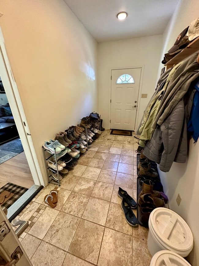 Photo - 3bd, 2 bath Home for Rent w/ Large 2 Car G...