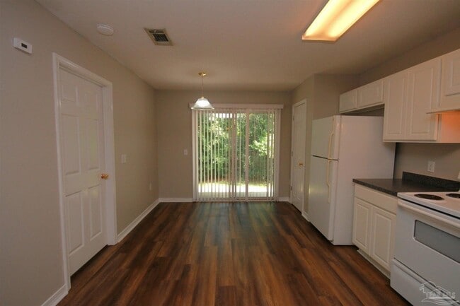 Photo - 1077 Antigua Cir