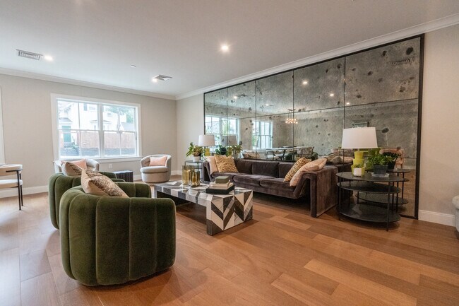 Photo - 425 Lagrange St Unit 2