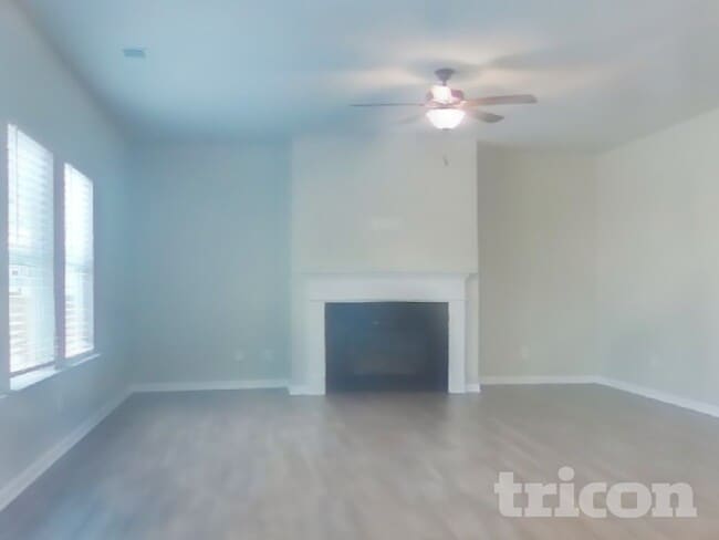 Photo - 212 Malbone St SW