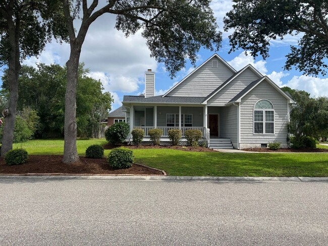 Building Photo - 3 Bedroom 2 bath in The Cape- Community Pool.