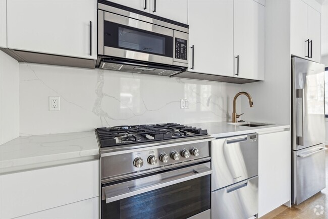 Building Photo - 1618 Beacon St Unit 3 Rental
