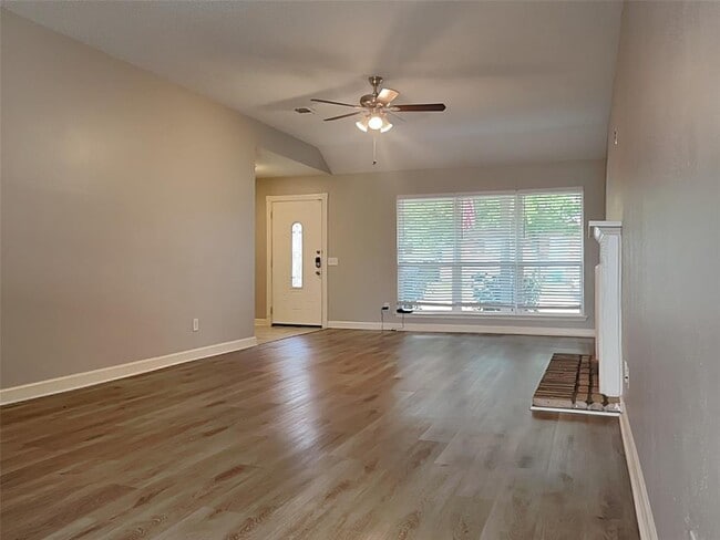 Photo - 2622 Townhall Ln