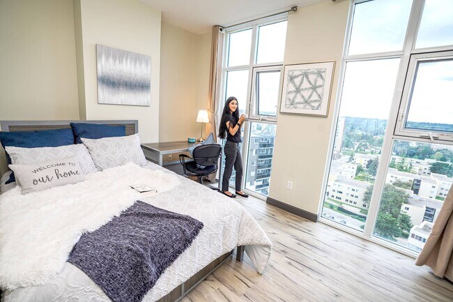 Photo - 131 University