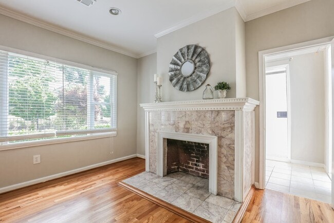 Photo - 507 Boulevard NE Unit A
