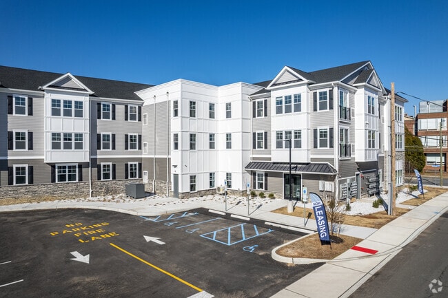 Building Photo - The AXIS at South Amboy on Bordentown Ave. Rental